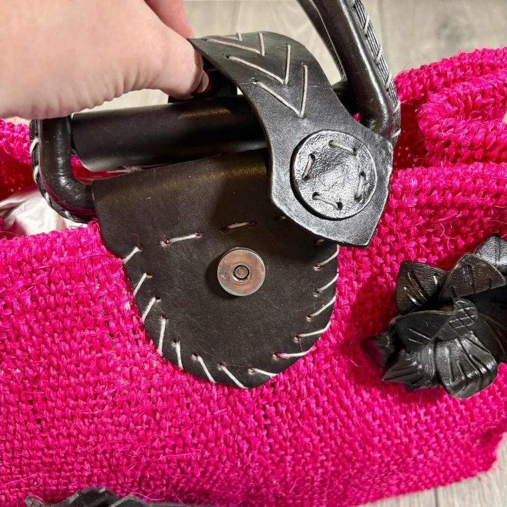 Pink Woven Handbag with Black Floral Accents - Picture 4 of 7